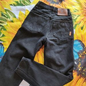 VINTAGE BLACK LEAVELAND HIGH WAIST MOM JEANS